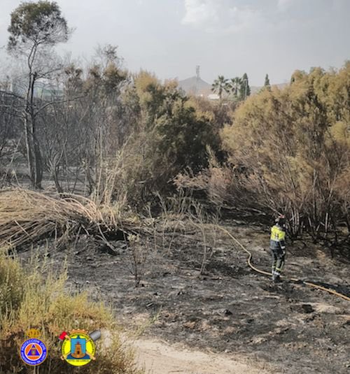 112Lorca's tweet photo. 🔥CONTROLADO el incendio declarado esta tarde en las mediaciones del Río y LIMUSA
#Lorca https://t.co/6cU3bSR8X9