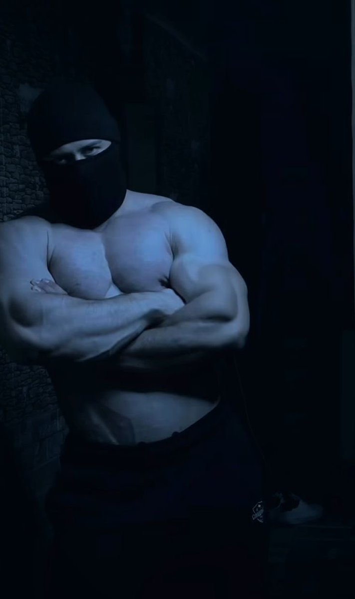 Massim0_Gaunt's tweet photo. Name: Massimo Gaunt.
Age: 38
Height: 210cm.
O.S.: Bisexual.
E.S.: Single.
Favorite season: Winter
Colors: Black, dark blue, green.
Zodiac sign: Sagittarius.
Dominant / Submissive: Dominant. https://t.co/z9BXBuYPT8