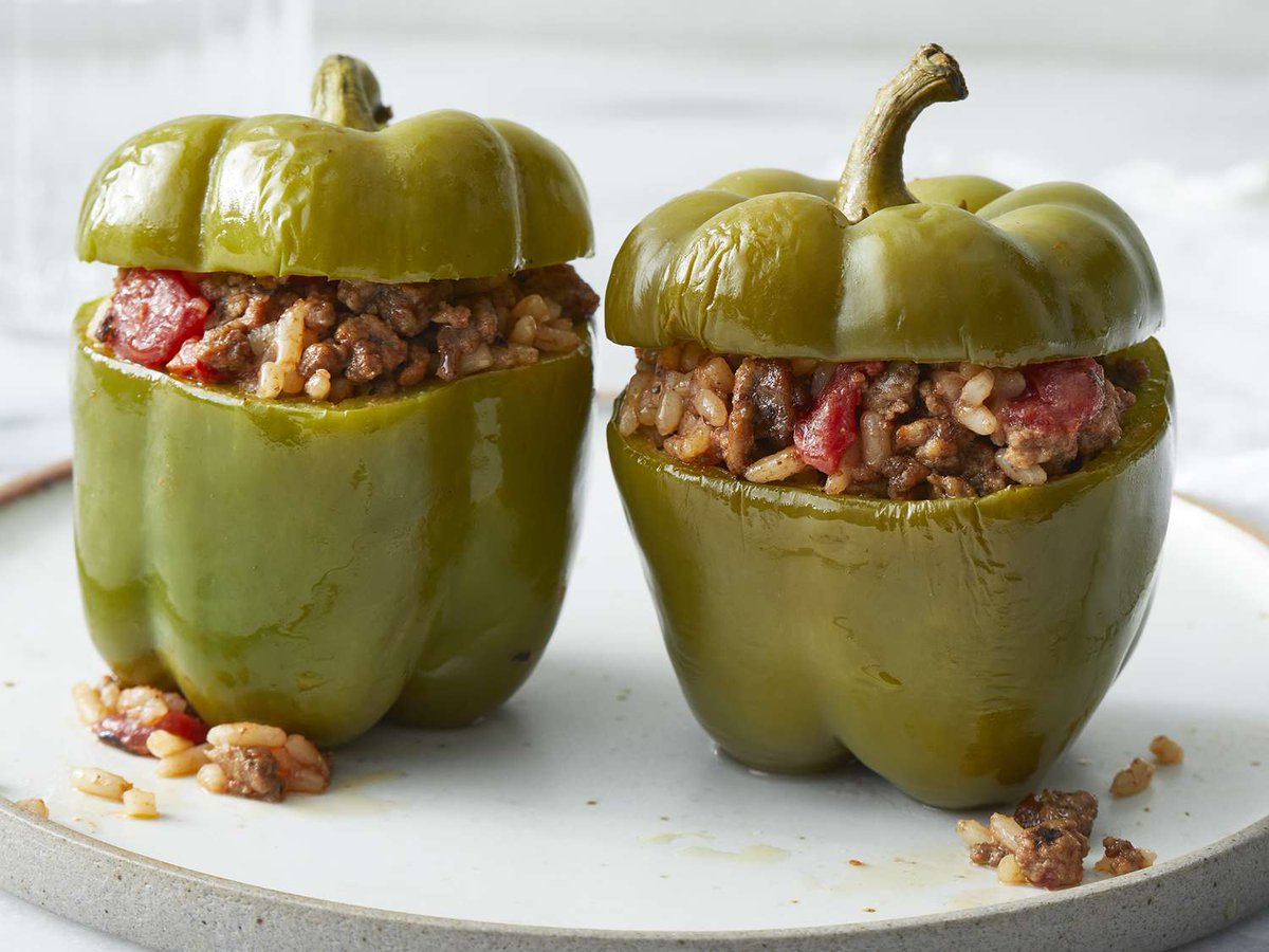 Aryan102002's tweet photo. Craving bold flavors Try my homemade Mexican chiles rellenos—stuffed with melted Oaxaca cheese, dipped in egg batter, and smothered in tangy red salsa. Pure comfort that hits different!， https://t.co/uE0QTmv1ie