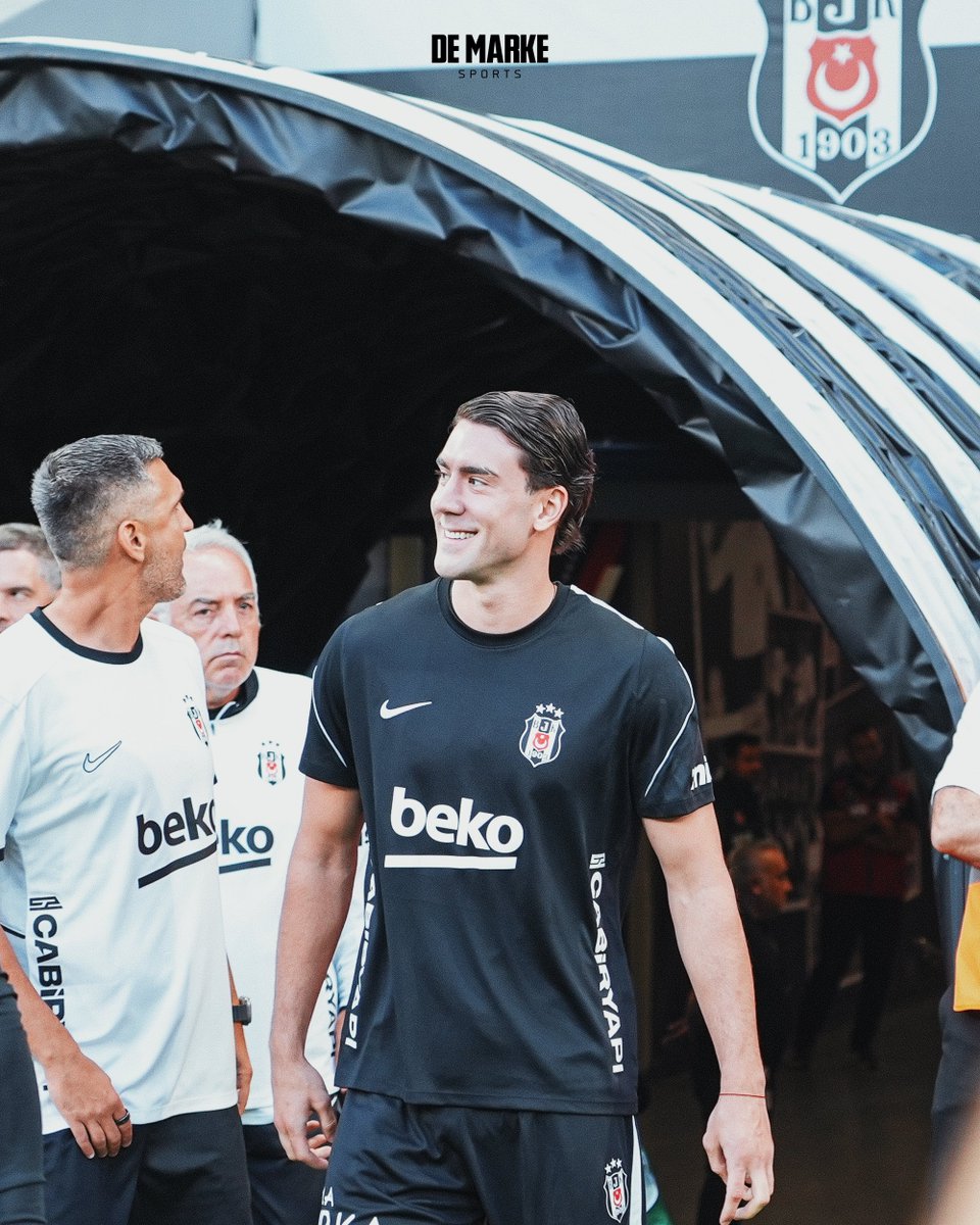demarkesports's tweet photo. Mutlu bir kartal. https://t.co/3sK3mFahd9