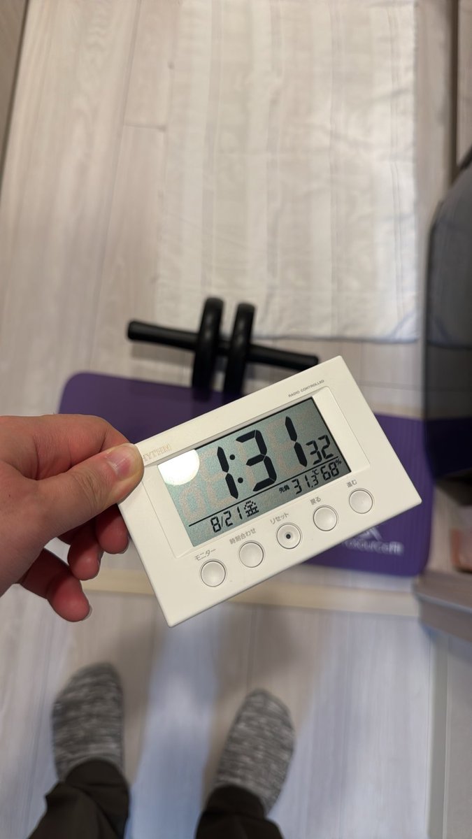 PiaVision_jp's tweet photo. 140日目
---
膝コロ:20回+α
立ちコロ:0回
体重:70.4kg
ジム:なし
---

#ピアビジョン腹筋ローラー連続チャレンジ https://t.co/FMKkURHSWc
