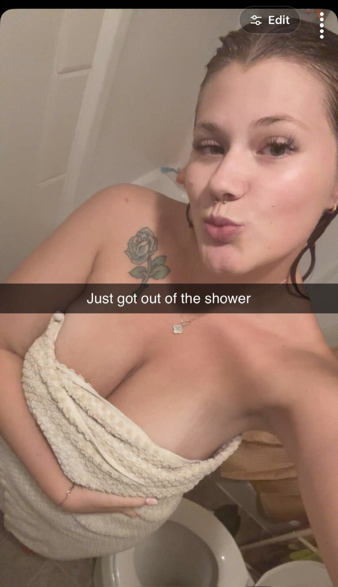 Masterjay9inchh's tweet photo. Someone sent his ex 
#exgf #ex #nude #expose #leaked #slut #whore #bj https://t.co/l3OIPevdsZ