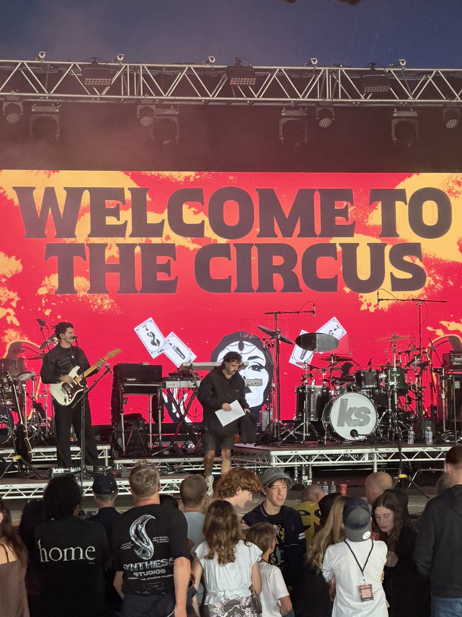 keelo187's tweet photo. Let’s play a game of where’s @dougofthecorner…. Up the fuckin @TheKsUK and up the fuckin toon https://t.co/4RfVztzD2z