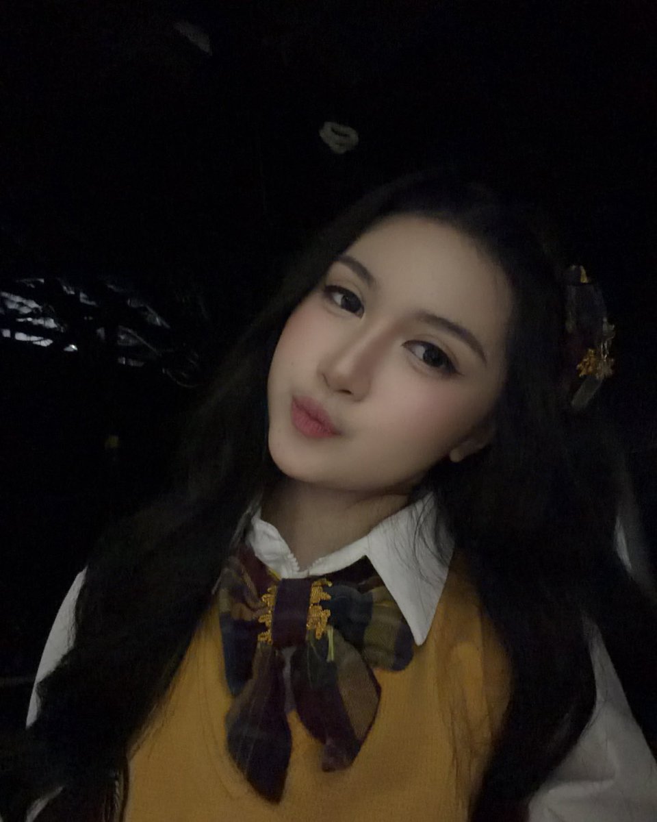 AR_AnindyaJKT48's tweet photo. maaaaciiii yaaahhhh twt todaaayyyyy!!! selaluuuu seruuuuuu!! sayang kalian semuaaaaa https://t.co/yXnGas6qGj