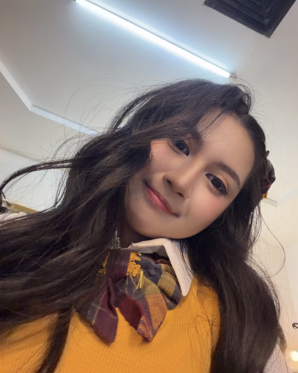 AR_AnindyaJKT48's tweet photo. maaaaciiii yaaahhhh twt todaaayyyyy!!! selaluuuu seruuuuuu!! sayang kalian semuaaaaa https://t.co/yXnGas6qGj