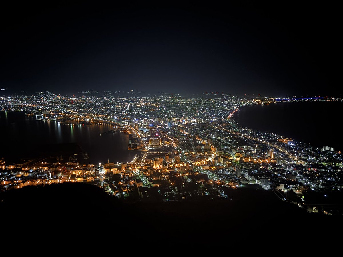 fales_core's tweet photo. 8時間運転は疲れますって...。
夜景久々に見れて嬉しかったけど https://t.co/bzgsRBSgYb