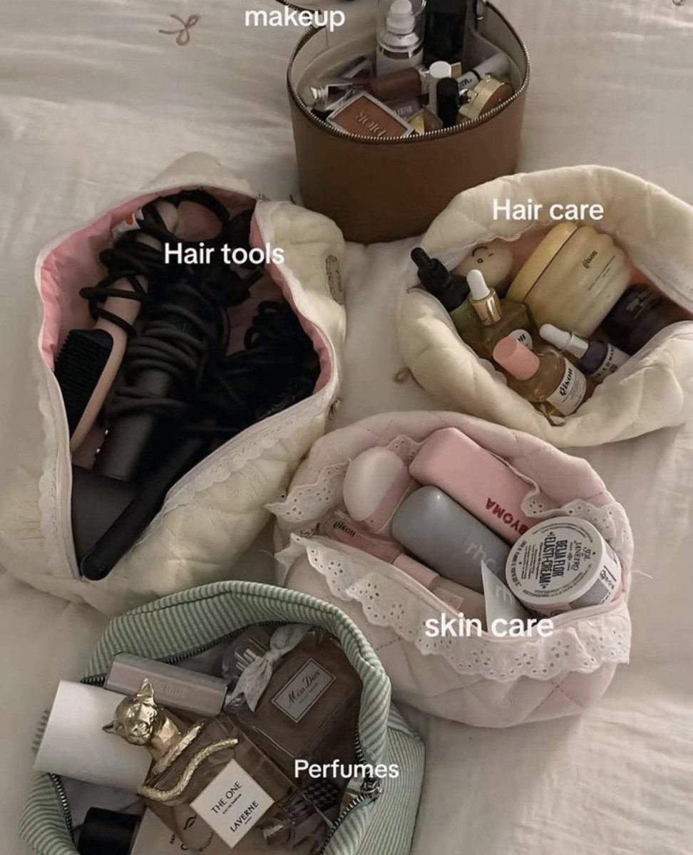 moonieaura's tweet photo. girl essentials https://t.co/EBWb73MT5Y