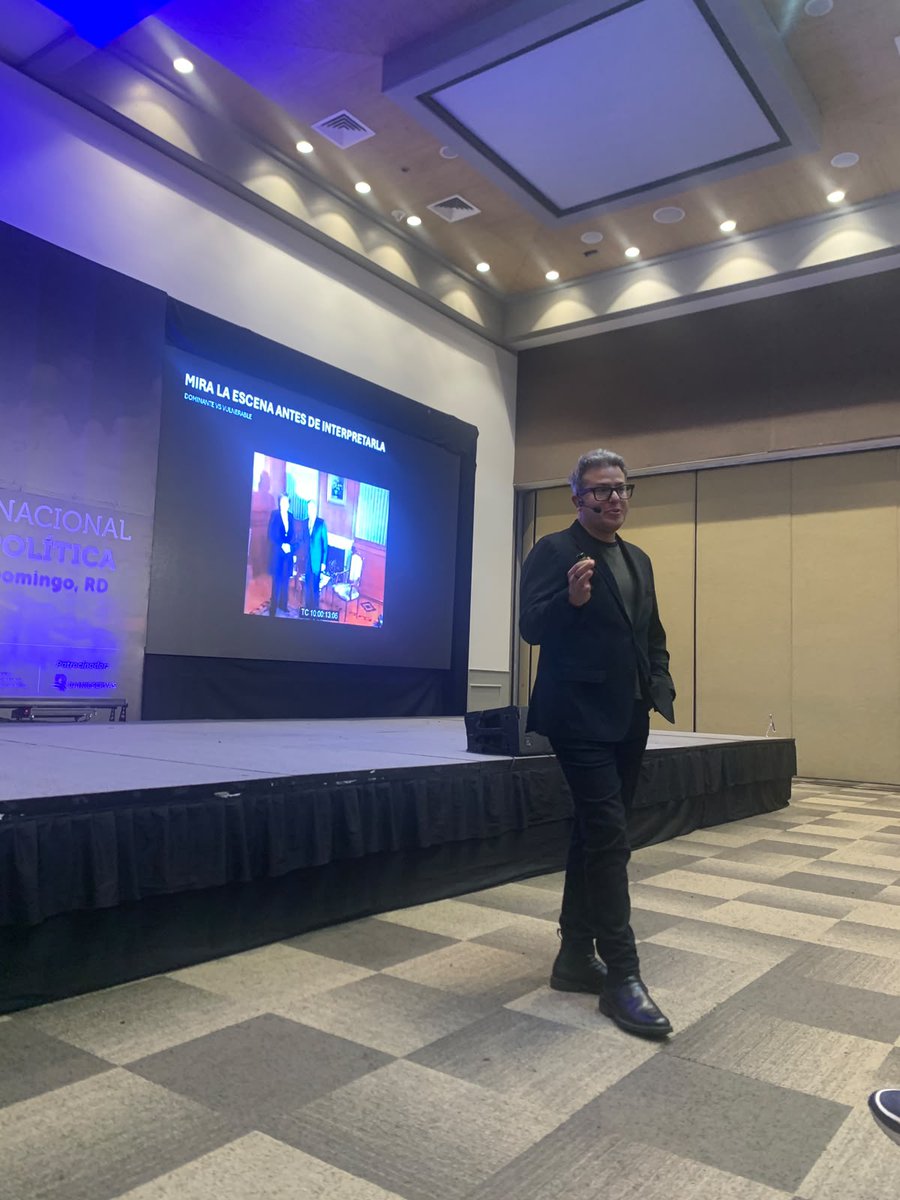 AbnerPinate's tweet photo. En escenarios saturados de información, el arquetipo correcto permite destacar y perdurar. @andreseliascom explica la clave del posicionamiento en la #CumbreRD. 💡

#CumbreRD @CumbreOnline @CumbreCP @PolitologosD https://t.co/bZBXTNWa0x