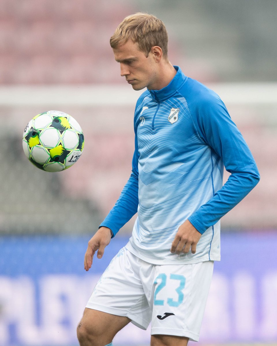 NKRijeka's tweet photo. 🦈 Samo Rijeka 🔵⚪

#ZajednosmoRijeka #HNKRijeka #UECL https://t.co/LhOj77XyQV
