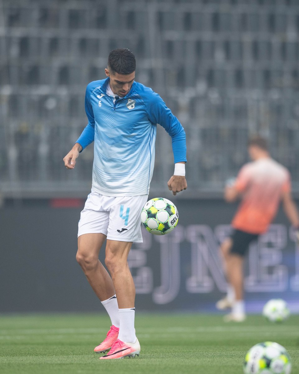 NKRijeka's tweet photo. 🦈 Samo Rijeka 🔵⚪

#ZajednosmoRijeka #HNKRijeka #UECL https://t.co/LhOj77XyQV