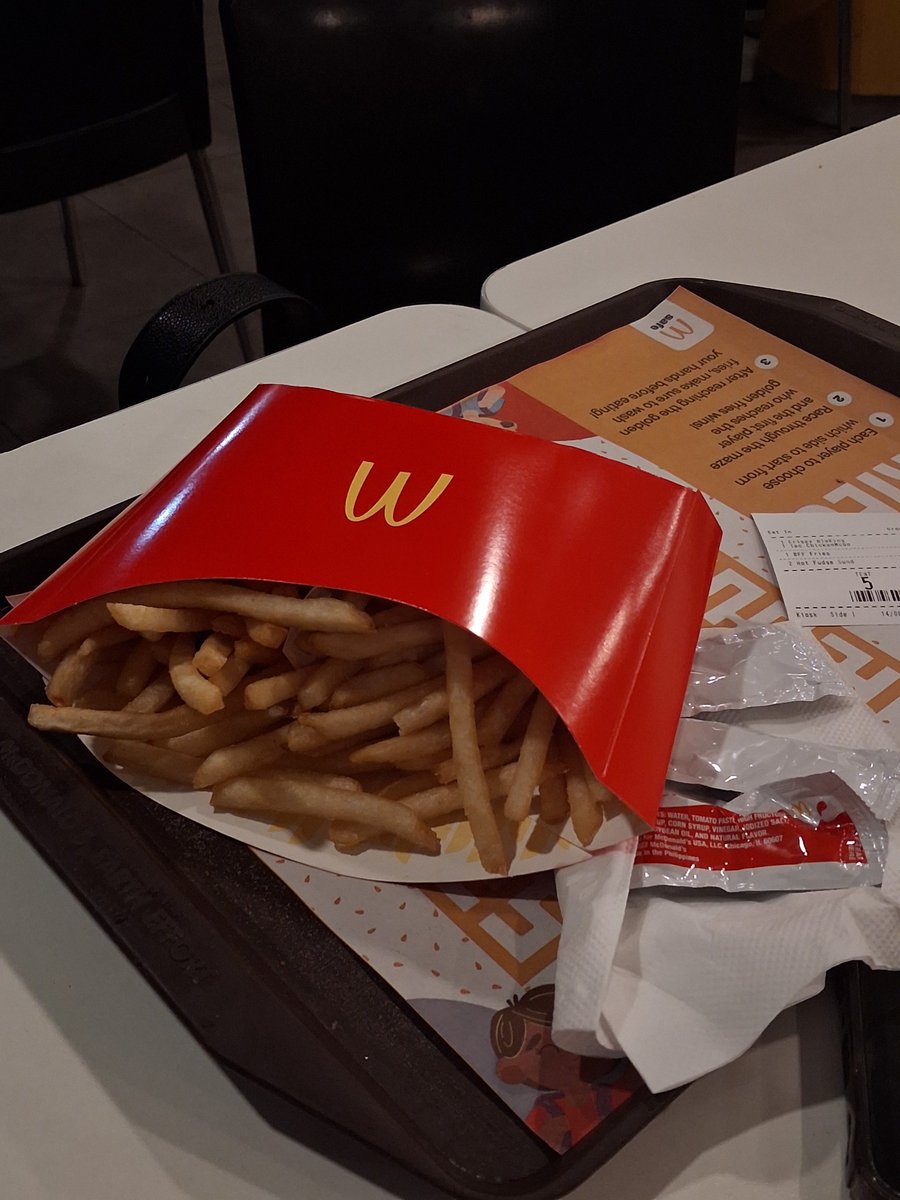 mswyszaa's tweet photo. @qwibill bff fries mwehehehe https://t.co/ZD3md0kHeO