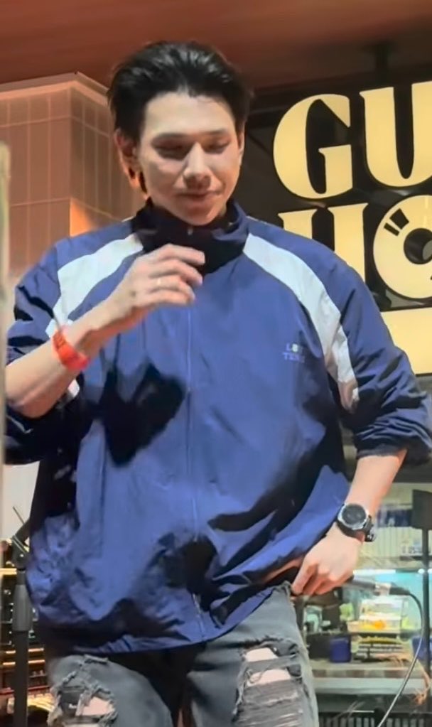 annyongouroad's tweet photo. ใส่บ่อยๆได้มั้ยคะเสื้อทรงพี่จ้ายหล่อหน้าซอสเนี่ย
แพ้มากกกก😭😭😭

#oueiija #DAOU #ต้าห์อู๋ https://t.co/4UhdQ0IR4n