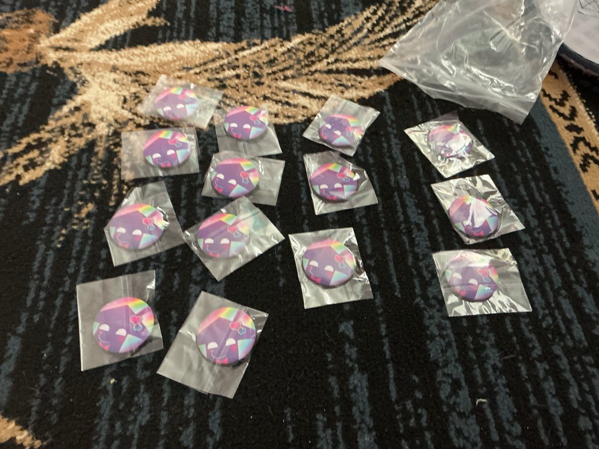 housesrealwife's tweet photo. House pins 🩷 #orbitosc https://t.co/LNhEdyb2TJ