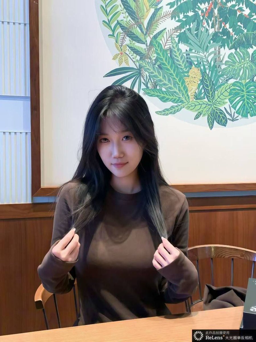 Vivien422878's tweet photo. 清纯女大。稚嫩。抖音上的小网红

免费预览群🔗 https://t.co/OK4tUHQ3AF

完整版视频电报群已更新

@Sentoyun
 @Sentodan
 @Sentofen
 @Sentohua https://t.co/V2xFSrseCa