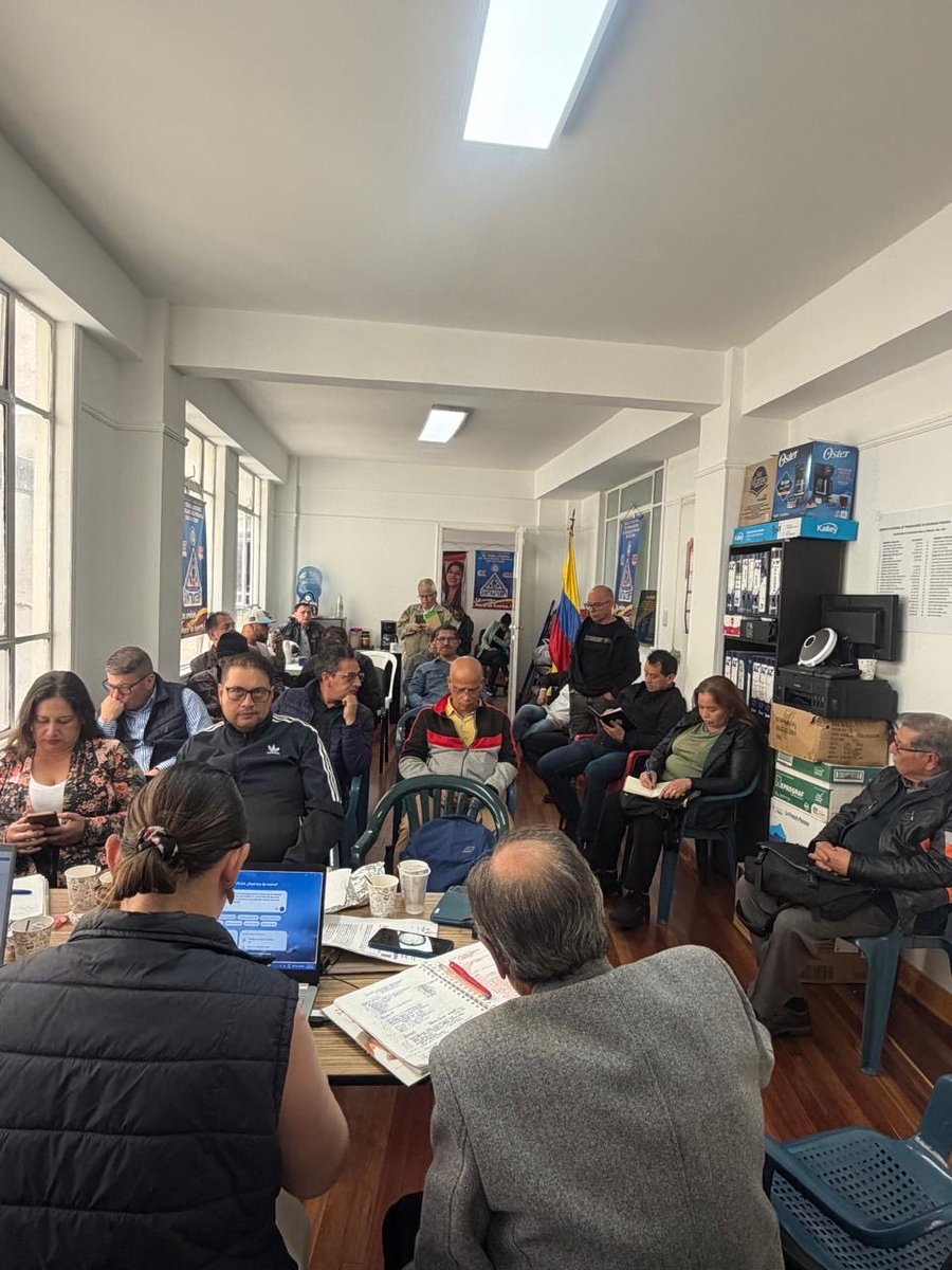 JorgeDiezCGT's tweet photo. Desde el comité ejecutivo Nacional de la CGT, acompañamos el comité ejecutivo de nuestra federación Bogotá Cundinamarca. 

Agradezco a nuestra Federación su compromiso y trabajo permanente por sus organizaciones afiliadas y el desarrollo y crecimiento de la CGT Colombia. 🇨🇴 @CGT_ADS