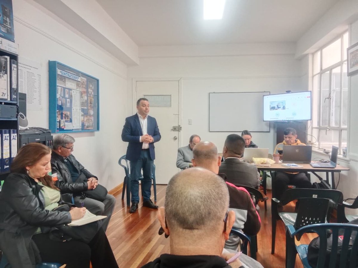 JorgeDiezCGT's tweet photo. Desde el comité ejecutivo Nacional de la CGT, acompañamos el comité ejecutivo de nuestra federación Bogotá Cundinamarca. 

Agradezco a nuestra Federación su compromiso y trabajo permanente por sus organizaciones afiliadas y el desarrollo y crecimiento de la CGT Colombia. 🇨🇴 @CGT_ADS