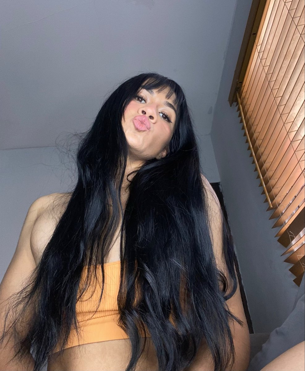 Goddessvan9834's tweet photo. “Necesito café y un poco de shopping. ¿Cuál de mis sumisos sabe consentir a su Goddess? 🫦✨ https://t.co/a7u8sBUsnu
