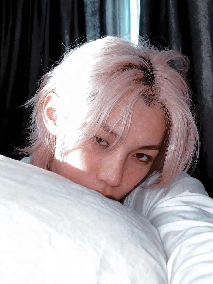 HELLBORNEPRINCE's tweet photo. ㅤ

ㅤㅤ 𝕿𝐀𝐑𝐃𝐄𝐒  𐍂  𝙿𝙾𝚁𝚀𝚄𝙴  𝐁𝐔𝐄𝐍𝐀𝐒
ㅤㅤ 𝙽𝙾   𝕾𝐎𝐍  𝐍𝐈  𝙳𝙴  𝐋𝐄𝐉𝐎𝐒 ; 𝙽𝙾
ㅤ     y͟a͟   𝐌𝐄  𝙷𝙴  𝐄𝐍𝐅𝐄𝐑𝐌𝐀𝐃𝐎,
ㅤㅤ 𝐀𝐒Í  𝚀𝚄𝙴  𝐇𝐎𝐘  𝕹𝐎  𝐄𝐗𝐈𝐒𝐓𝐎 .

ㅤ https://t.co/3SRGQuAq6N