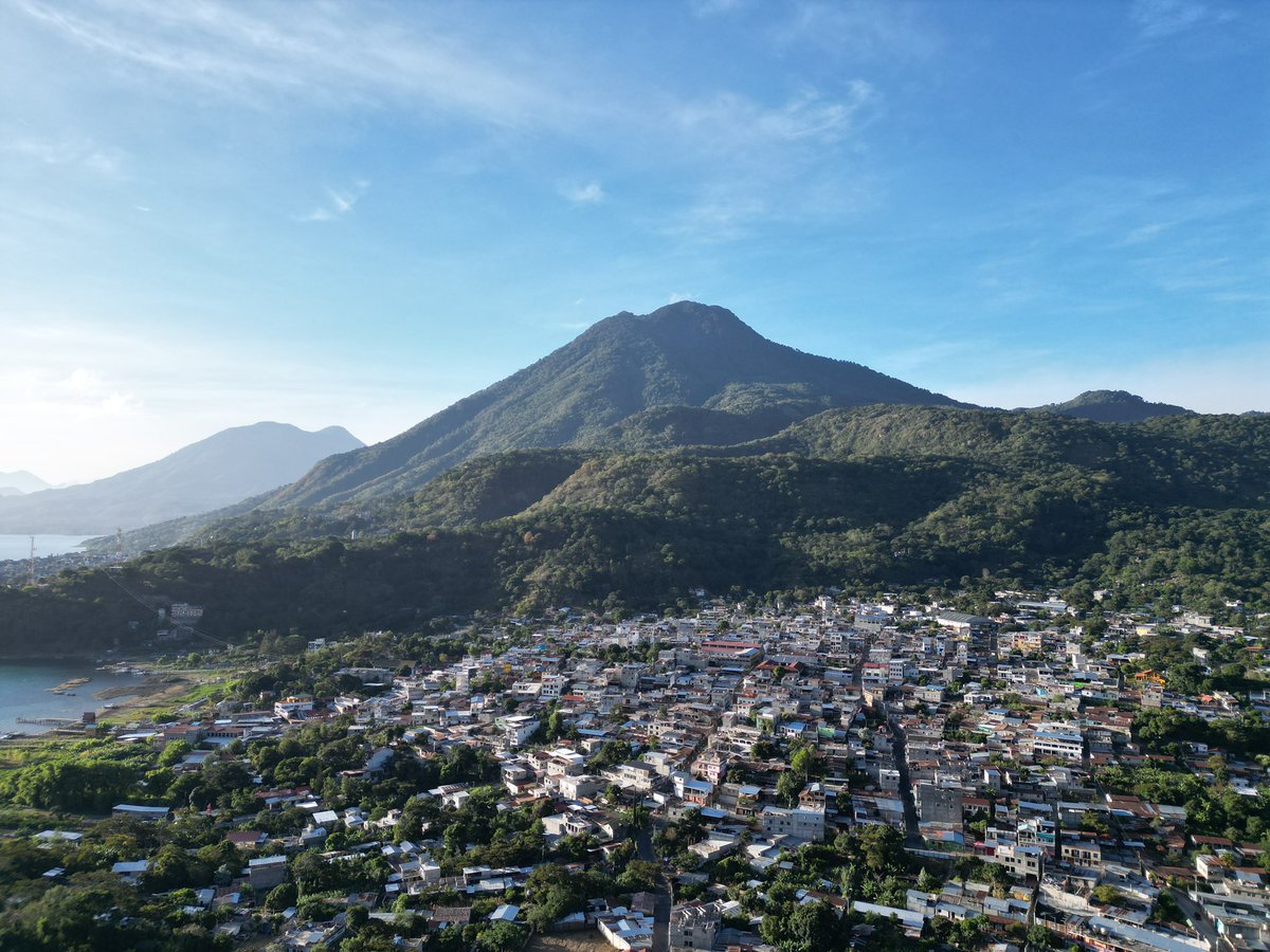 hacktotopo's tweet photo. Mirador Kaqasiiwaan en San Juan La Laguna #Guatemala https://t.co/r26z0o70qQ