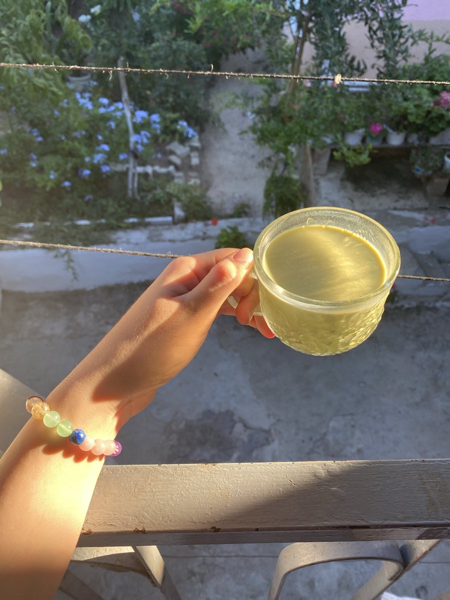 zeeynepyav's tweet photo. İlk matcha deneyimim.. tadı çok kötüydü cidden bir daha böyle antin kuntin şeyler denemeyeceğim. Biz Türk kahvesinden devam. https://t.co/gQE8h8vYHu