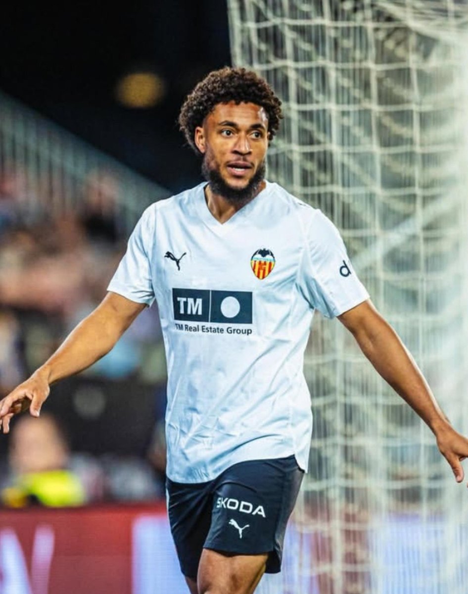TiempoVCF's tweet photo. 🎙️ Informa @SERDepValencia

💥💣 El PSV ha comunicado a Arnaut Danjuma que tiene la intención de pagar su cláusula 

💰 6M€ por el jugador 

🦇 El VCF no iba a negociar por el jugador 

👀 El Valencia CF se llevaría el 50% y liberaría una ficha importante https://t.co/9oDOkPZBZF