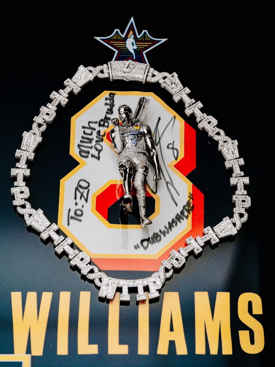 SoleRetriever's tweet photo. THE SHINING: Jalen Williams’ new chain goes crazy 💎 🔥 

📷 zofrost (IG) https://t.co/0UpCulxksC
