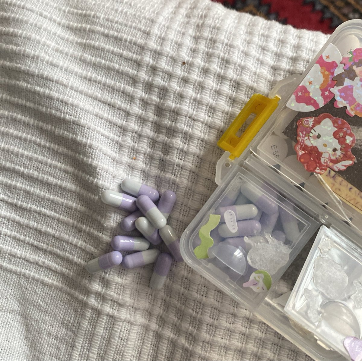 dnyaynl's tweet photo. They help me starve, but I only have 10mg capsules right now, gonna get some 20mg capsules in 1-2 weeks 🙂‍↕️🫰🏻
#edrtwt #drugtwt https://t.co/e7hObBAJdB