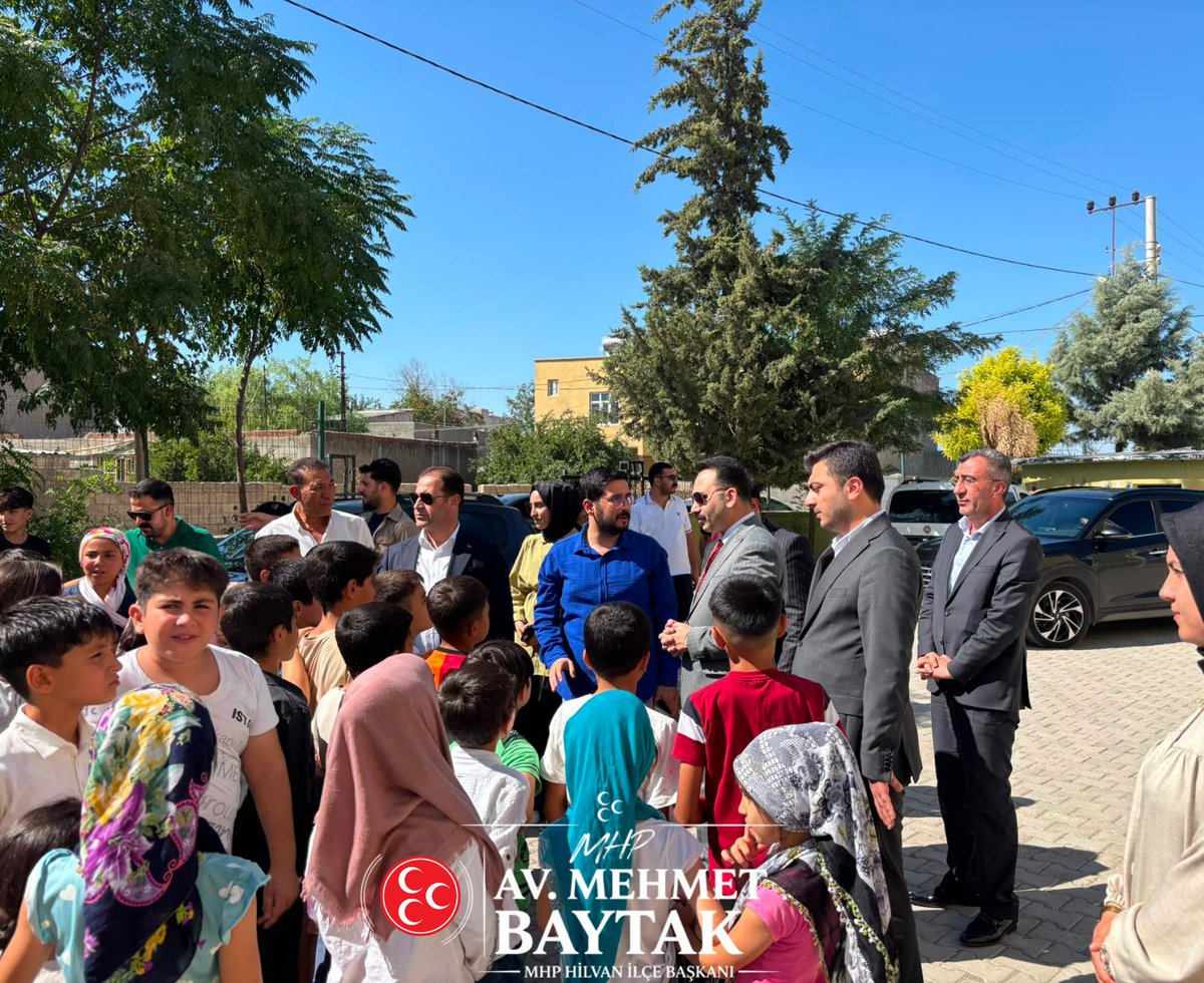 Hilvan_MHP's tweet photo. İlçe Başkanımız Sn. Av. Mehmet Baytak, Hilvan Kaymakamı Sn. Zafer Şahin ile birlikte Mustafa Kemal İlkokulu’nda düzenlenen dondurma dağıtım etkinliğine katıldı

Öğrencilerimizle bir araya gelerek onların mutluluğuna ortak olan Başkanımız çocuklarımıza dondurma ikramında bulundu. https://t.co/2Rw3gF2qww