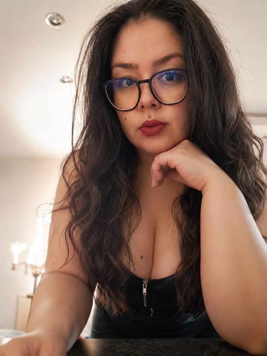 MissWildAng's tweet photo. Under my gaze, your wishes become more than dreams they become royal orders.
  Join and follow me!
https://t.co/Ks5H2eR2Hk 
https://t.co/XYkRokDhKb 
https://t.co/oTJ8Q0XD9r 
https://t.co/vQXSV9hel6

@ItalyStreamate  @StripShows  @LiveCamsBabes  @RealityPornKing @MFCShare https://t.co/i5T3IVrsOr