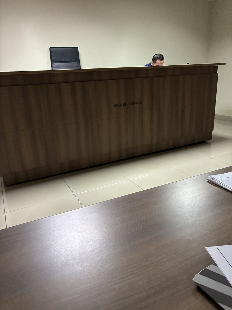 drrodriguezy's tweet photo. Mientras esperamos a la Jueza de la Garantía  Jurisdiccional Acción de Protección con MC   No. 09208 2025 02408 me percato que la misma fue presentada en mayo de 2025 hoy vamos 20 de agosto de 2026 más de año Que tal colegas del @CJudicaturaEc Esto es urgencia o celeridad? 🤦🏻‍♂️ https://t.co/gVyk32Qnva