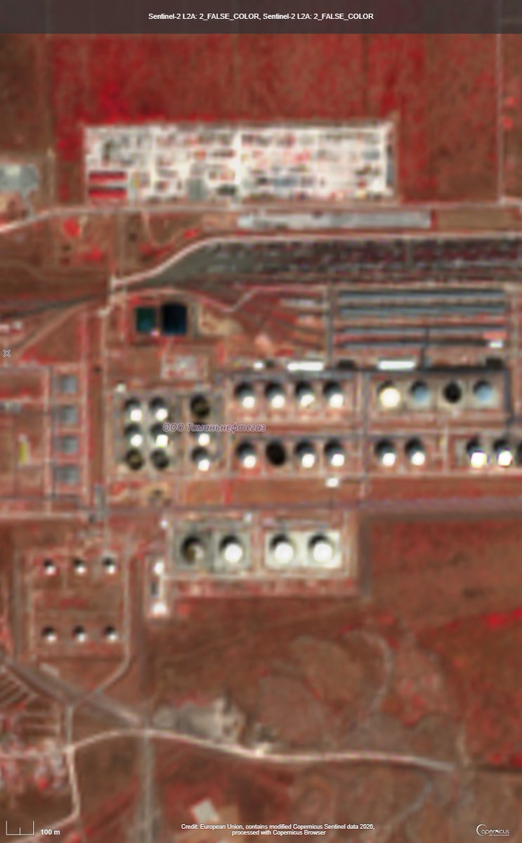 Osinttechnical's tweet photo. Ukrainian attack drones struck Russia's Tamanneftegaz oil terminal overnight, one of Russia's largest Black Sea oil export facilities. 

The attack set the west end of the complex on fire and damaged an equipment yard, storage tank, and piping. https://t.co/1nzi8R1XN7