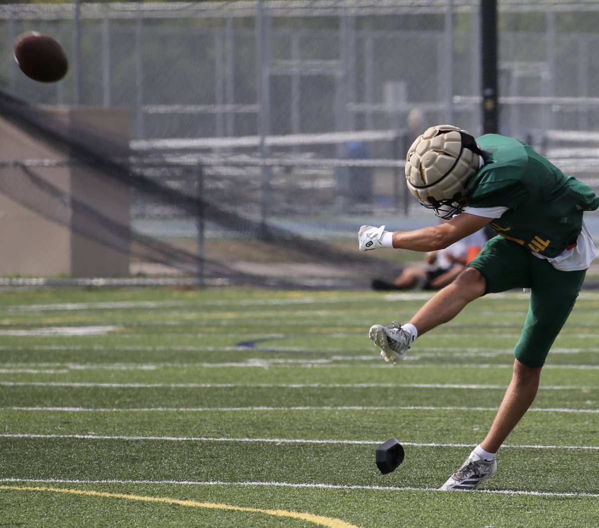 FootballHowell's tweet photo. Our favorite photos from yesterday’s scrimmage at South Lyon. Full pads &amp; we got to tackle somebody else for a change! 😆 One week until kickoff Highlander Nation. 
#HHF 💚💛
#Intensity 💪 
~ 📸 by Kristie Brown, Elli King and Sam Webb https://t.co/RpkJ66GUBl