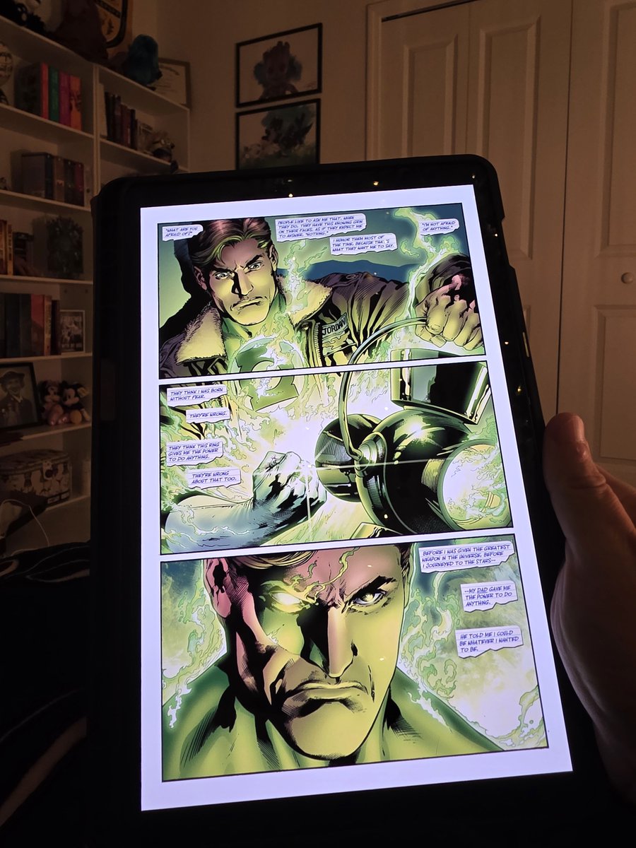 Sroncey21's tweet photo. @themoviedadsc Secret origin by Geoff Johns. Beautiful art work too. https://t.co/edGW10GbPx
