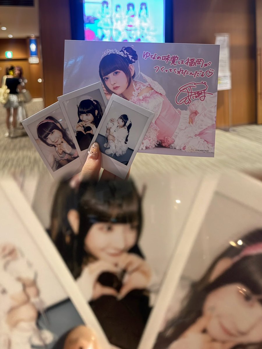 cocoU7x7U's tweet photo. お気に入りチェキ連れて初の大特典会！♡

幸せいっぱいな1日だった,,>᎑<,, https://t.co/tpxACfWT94