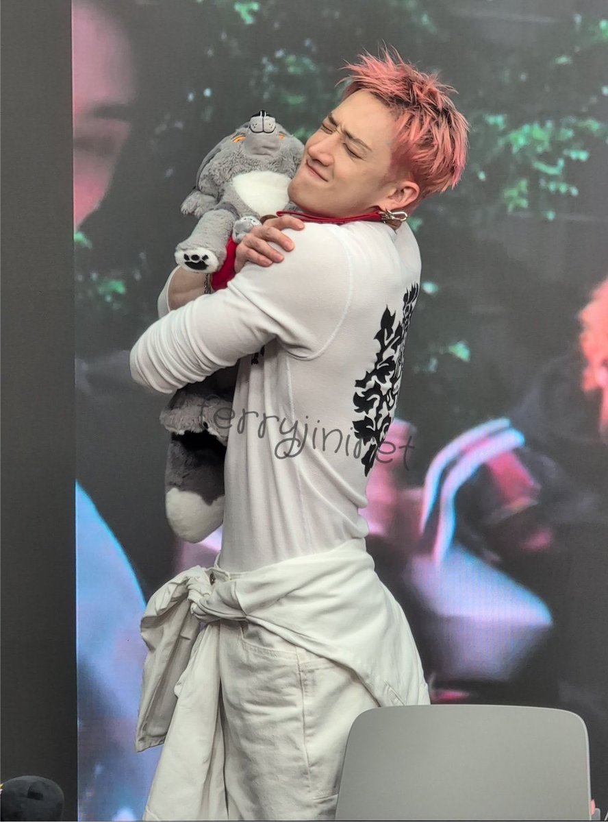 wlfiechans's tweet photo. NOOOO NOOOOO THIS BABY NOOOO https://t.co/WioBSnKJMo