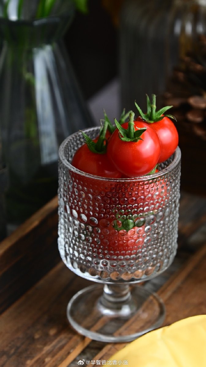JRusssll's tweet photo. Just tried the new organic cherry tomatoes from the local farm—bursting with natural sweetness, super juicy, and zero weird aftertaste. Perfect for quick salads or snacking! Who’s tried them yet ， https://t.co/bKBSwgcAQE