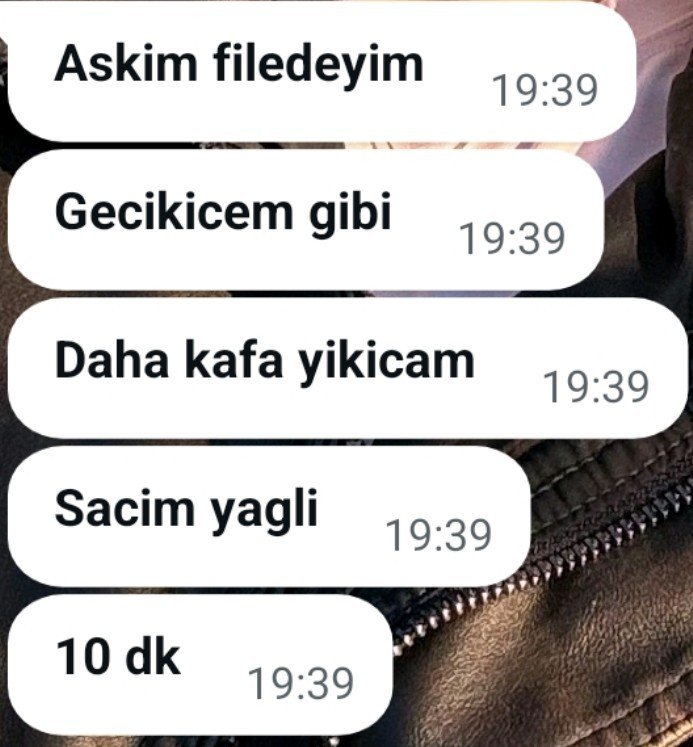 meribugsroa's tweet photo. Sevgilim seni sevmiyorum dedi🥲 https://t.co/HWGgTLGQ9R
