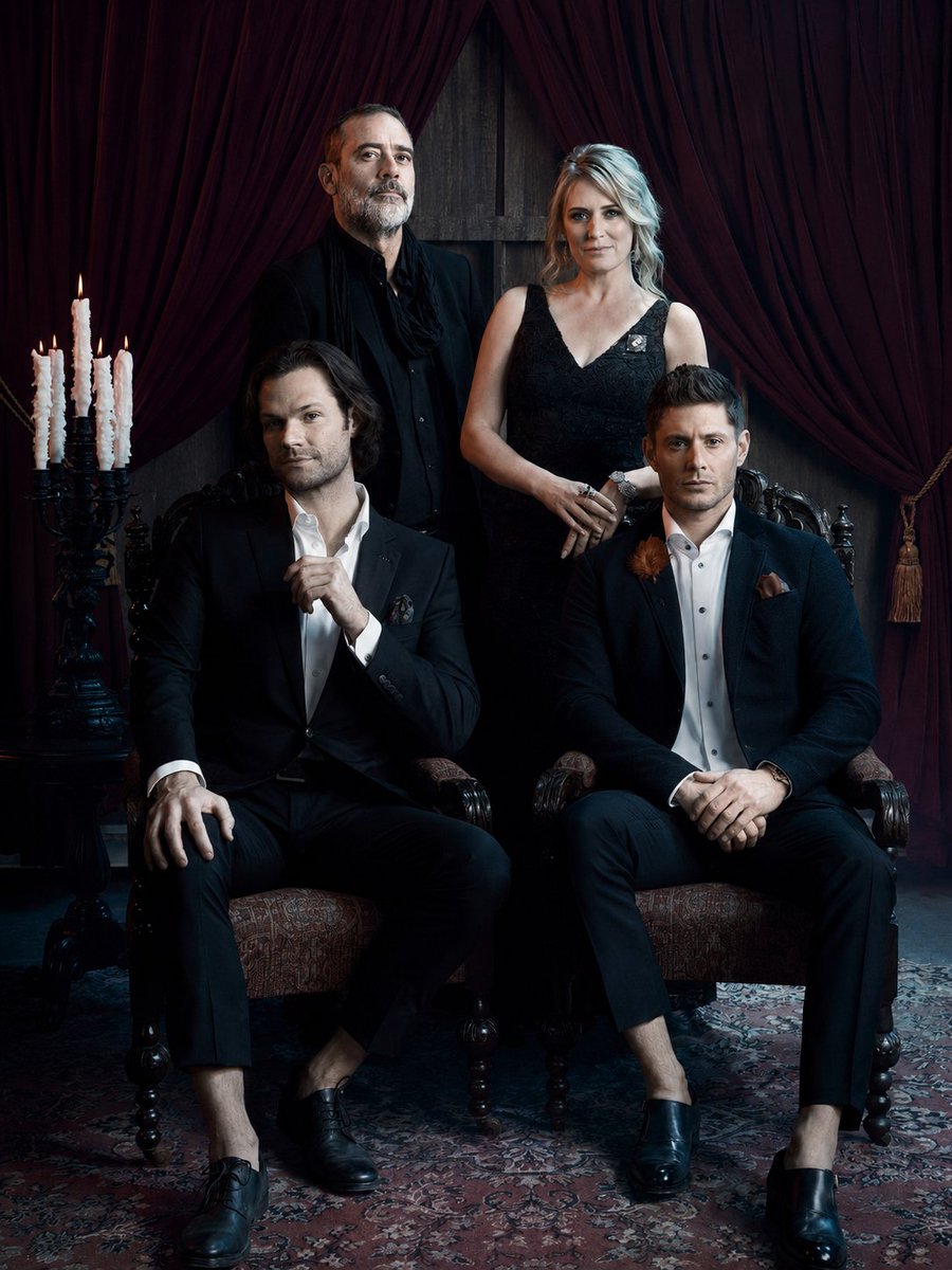 spn_aesthetic's tweet photo. 300 episodes. One epic family https://t.co/owtwK8hcAE
