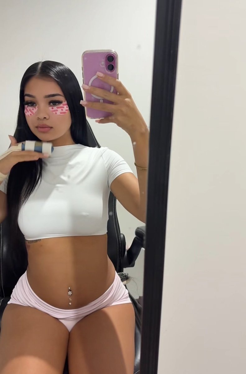 s1milann's tweet photo. Pretty in pink 🌸 https://t.co/0tHkwq2Gb2