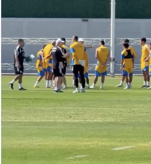 ManuelTruso's tweet photo. Reaparece el Rey Midas! Víctor Manuel Vucetich ya dirigió esta mañana a Tigres, en la que será su tercera etapa como timonel del equipo felino! https://t.co/Yvv466tlem
