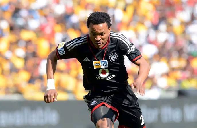 Auntydiski's tweet photo. My eyes couldn’t even keep up with his pace on the field 🤣🤣🤣🤣🤣 This train used to Vaya Banna jeer 🔥🔥🔥🔥🔥🔥🔥 https://t.co/aHUhtJpLXo