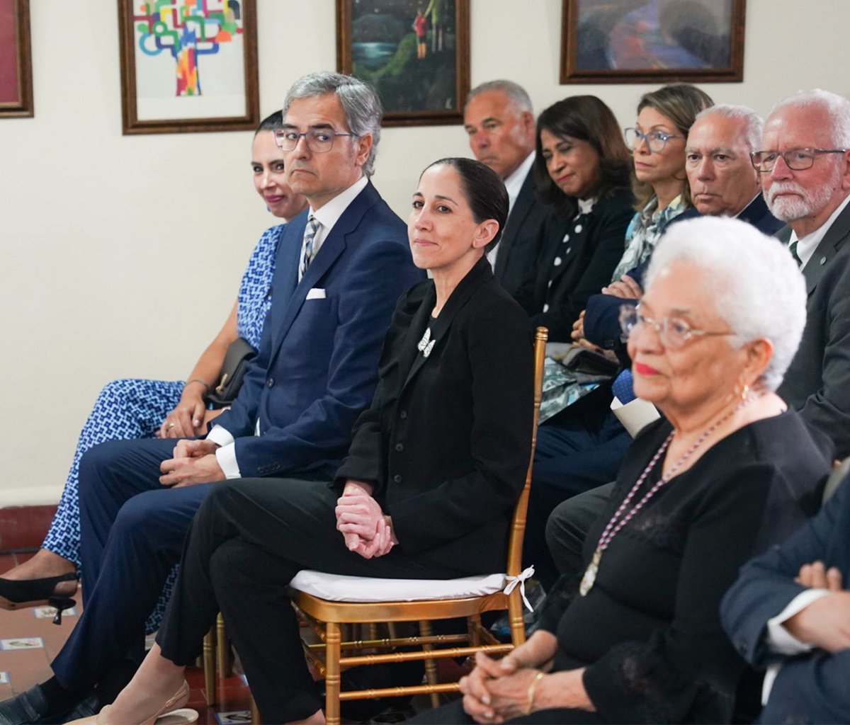presidenciapma's tweet photo. 📖 El presidente @JoseRaulMulino fue nombrado académico honorario de la Academia Panameña de la Lengua, en el marco de su centenario.

"El lenguaje da entorno a la población, fija límites y permite la construcción de nuestras propuestas colectivas", destacó el mandatario. 

#ConPasoFirme