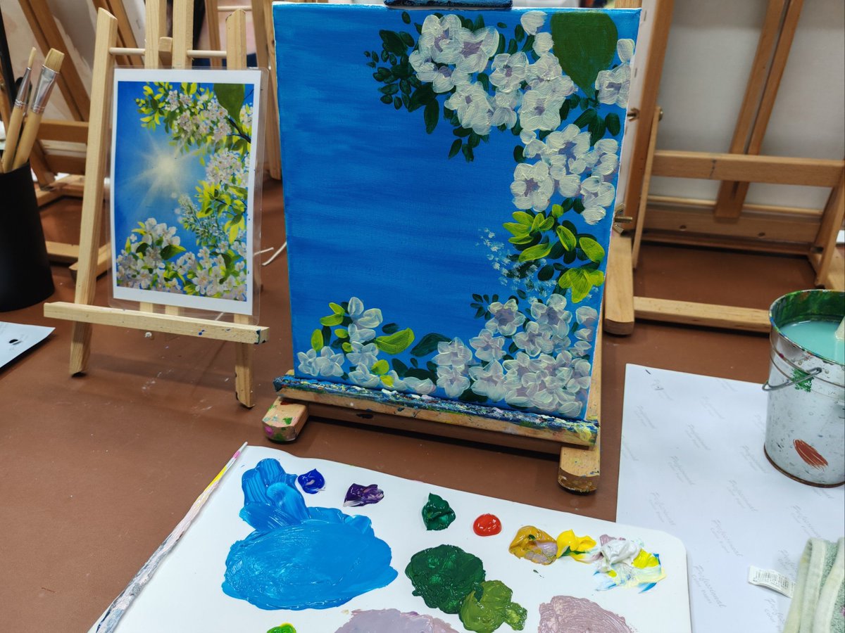 Billycarrier7's tweet photo. Lost in the soft strokes of watercolor at today’s pop-up art workshop—colors blending, creativity flowing freely  #ArtJoy https://t.co/XQGidfZQKV