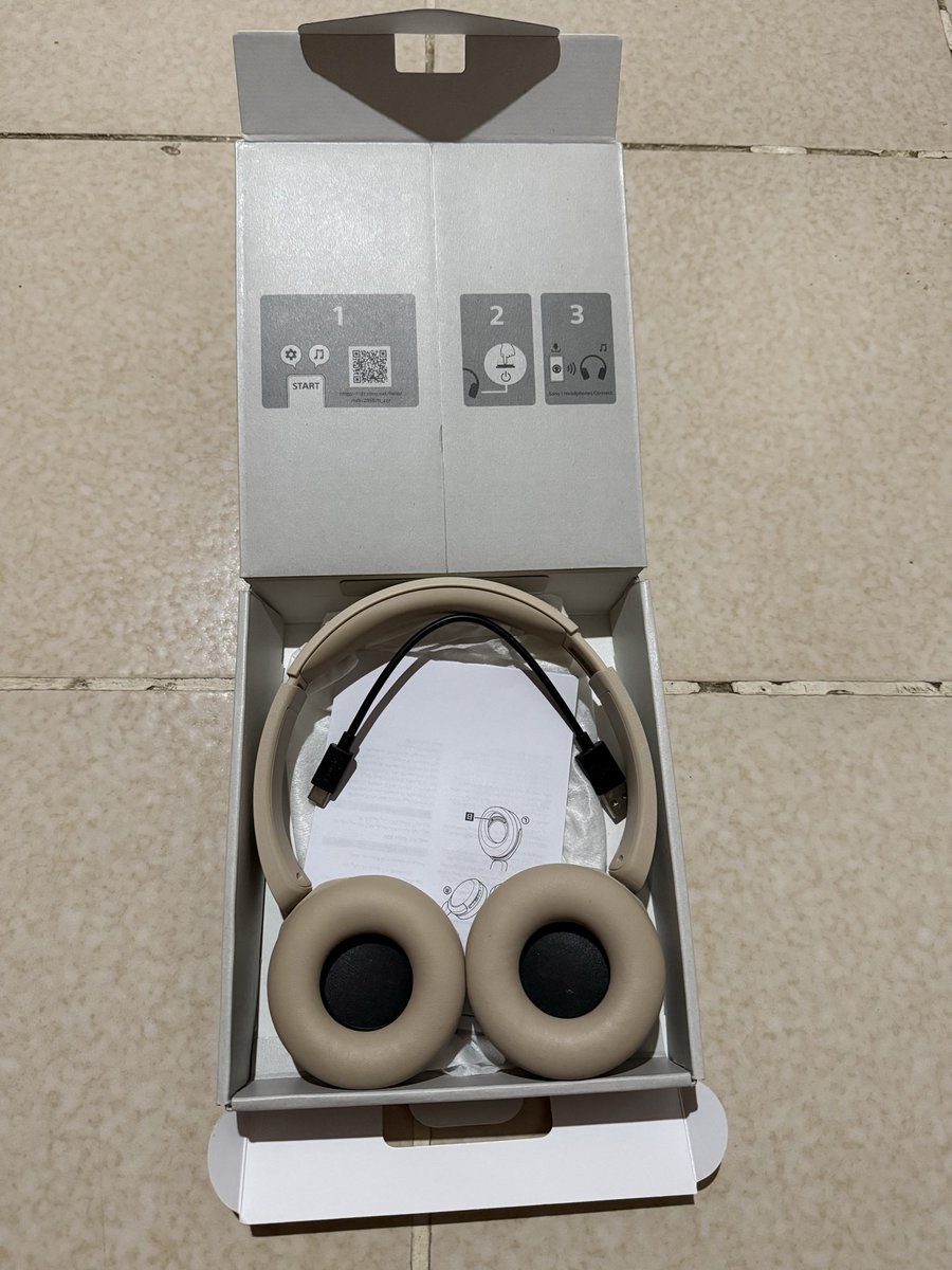 hazelgreysk's tweet photo. Wts preloved Sony Wh-Ch520 On-Ear Wireless Headphones / Ch520 / Ch-520

Very good condi
Bisa oren/ijo
Beli 25 feb 2026 di lazada
455k nett https://t.co/vbdsnjbLpr