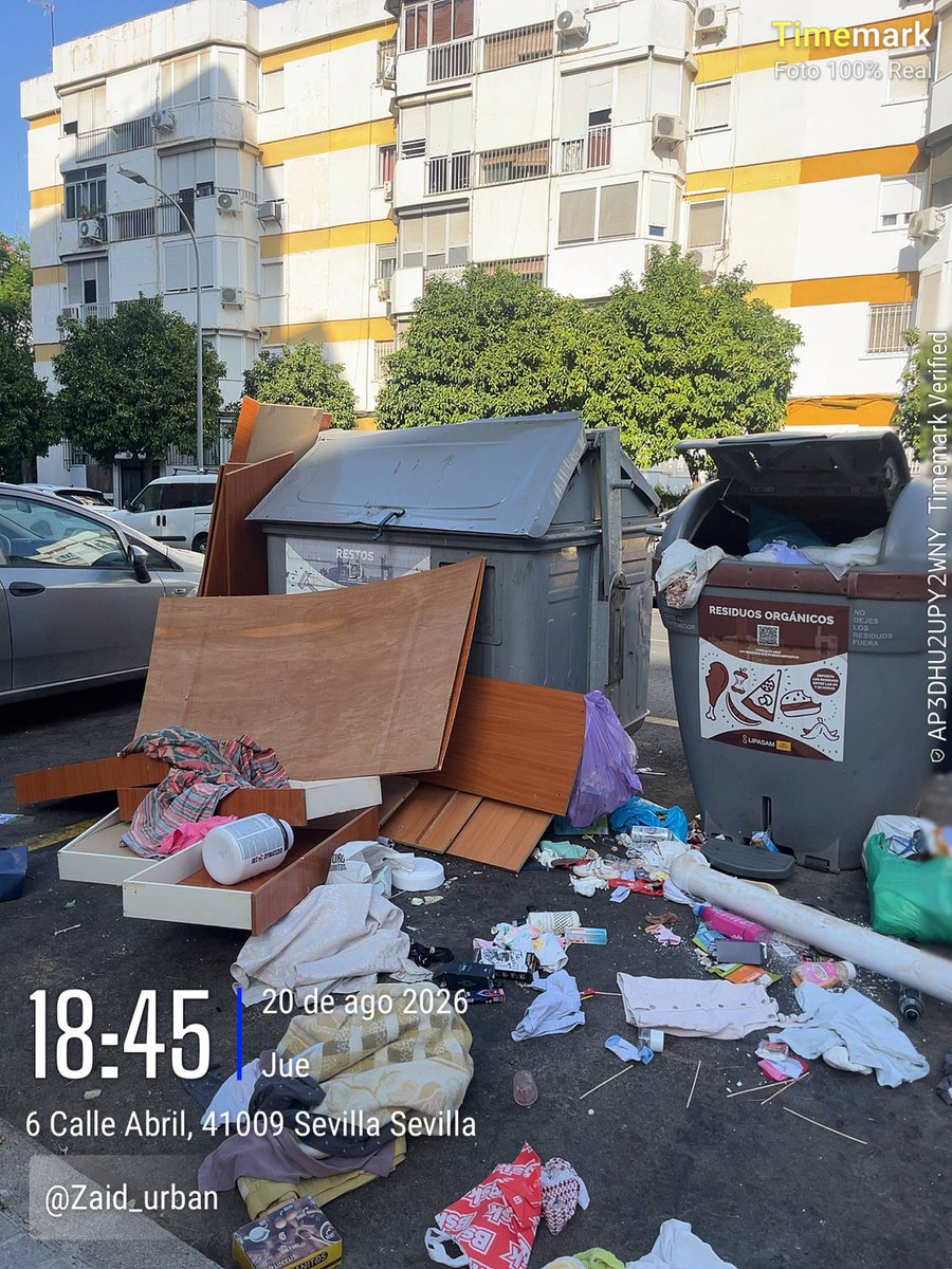 Zaid_urban's tweet photo. Lo de esta ciudad con los contenedores de basura es lamentable. No he conocido ciudad que tenga los contenedores de basura más reventados como @Ayto_Sevilla la sensación de marginalidad y decadencia al verlos es brutal https://t.co/DEgsrSJdyR