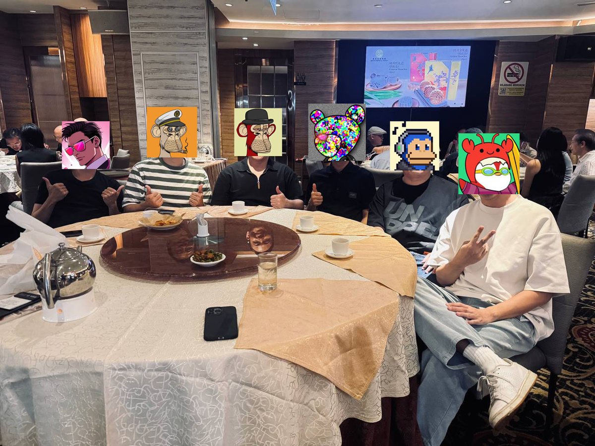 WYdaGOAT's tweet photo. dinner with the cabal

@justthur_ @KensheexX @DouglasGan @Dmtay79 @H1TMAN_ 

and thanks douglas for the fine dinner https://t.co/betCIZYTlE