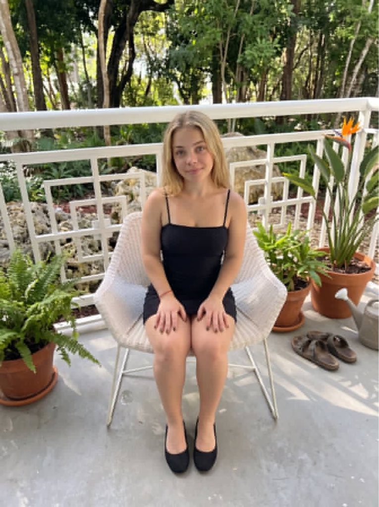 mid_getmariaa's tweet photo. can i sit on it pls :( https://t.co/Z57M0zfJuS