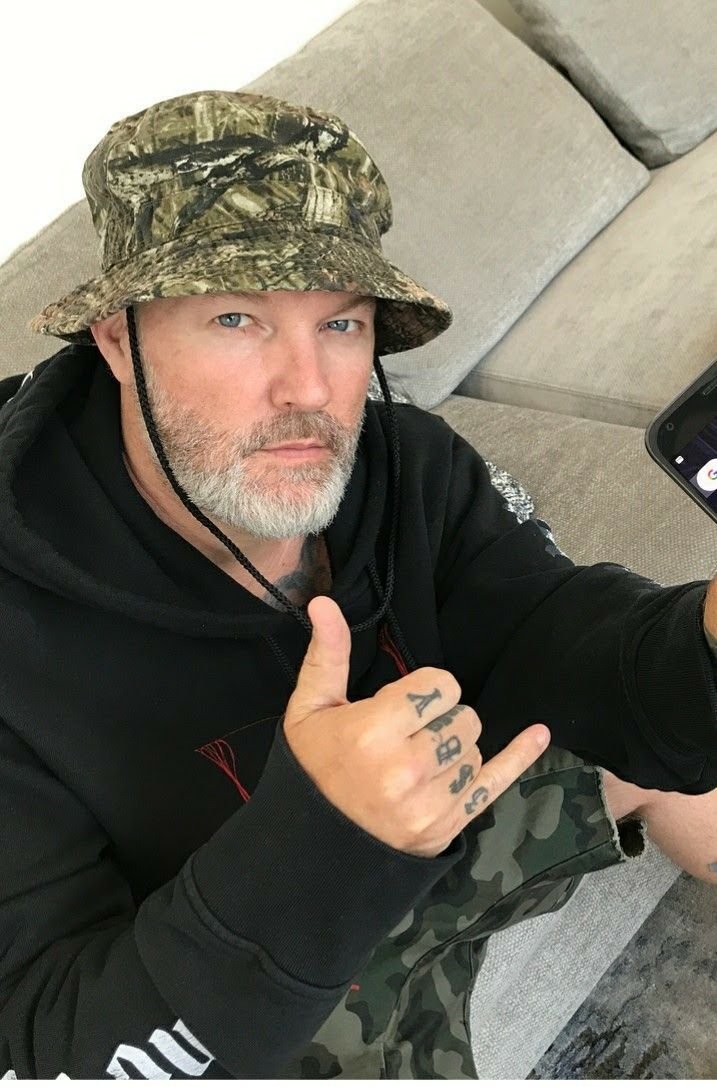 bizkit_archive's tweet photo. 56 yrs ago today: the spirit of willie “frederick bizkit” durst breached containment &amp; infected our reality, permanently corrupting the youth

several attempts have been made to eradicate our world of da bizkit

all have failed

HBD, DADDY D 🍤🍤
WE ADORE UR BALD ASS @freddurst https://t.co/baH19bcIdu