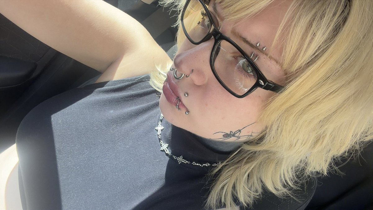 tsukisailor2's tweet photo. Changed my lip piercing!! https://t.co/9M4YjTKUkx