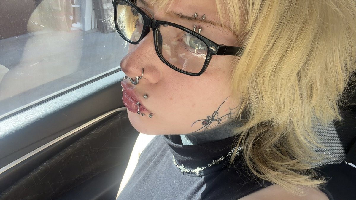 tsukisailor2's tweet photo. Changed my lip piercing!! https://t.co/9M4YjTKUkx